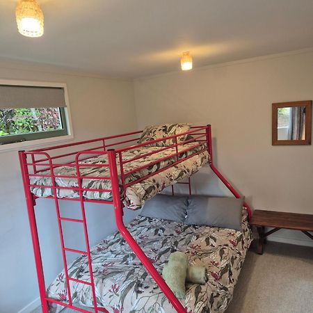 Cosy Getaway In Manapouri Villa Екстериор снимка