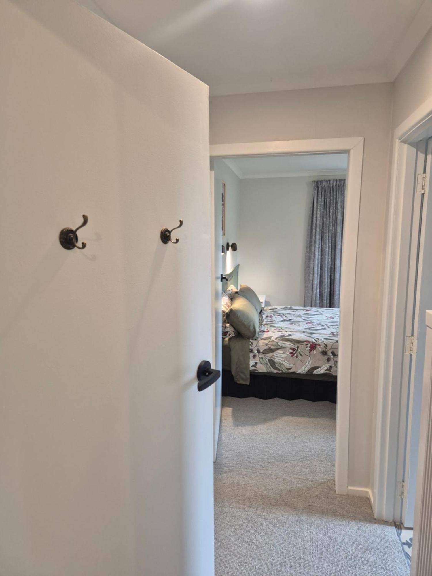 Cosy Getaway In Manapouri Villa Екстериор снимка
